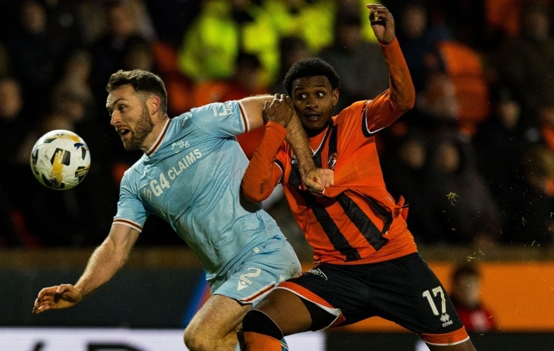 不败金身延续至九场！钢铁防线再筑高墙，马瑟韦尔客场稳健取分