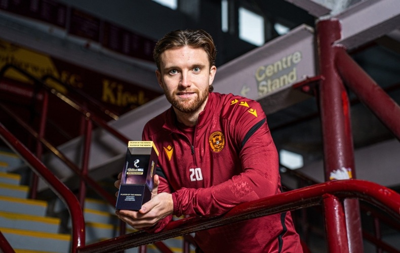 埃利奥特·瓦特荣获威廉希尔超级联赛十二月最佳球员奖