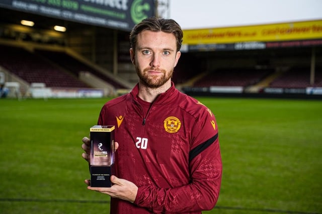 埃利奥特·瓦特赢得大奖